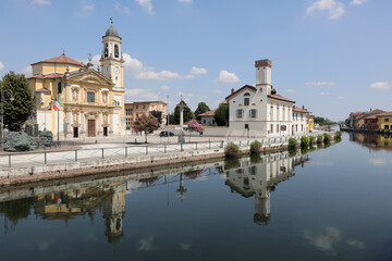 Fototapeta na wymiar edifici storici della provincia di milano, italia, historical buildings of the area of milan, italy 