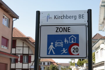 begegnungszone 20 km/h fussgänger vortritt quartierstrasse tempo 20