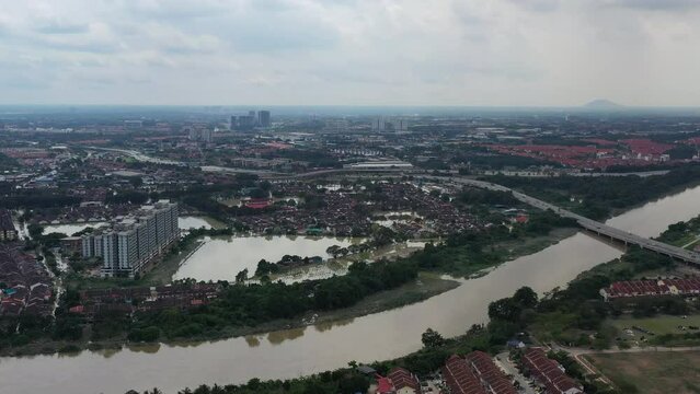 Aerial view of the north Selangor flood following heavy rainfall. Taman Sri Muda was one of the areas worst hit by floods.