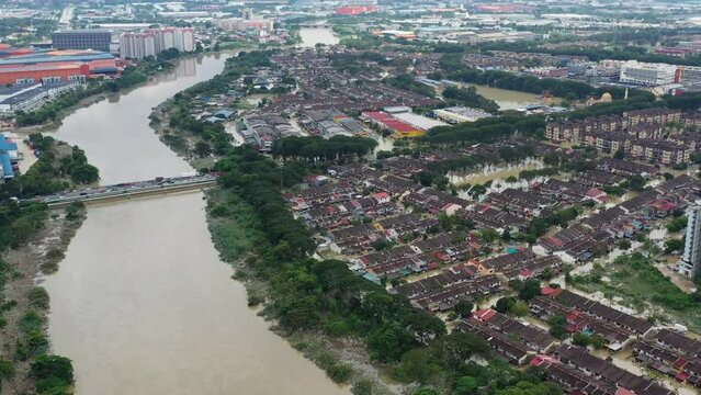 Aerial view of the north Selangor flood following heavy rainfall. Taman Sri Muda was one of the areas worst hit by floods.