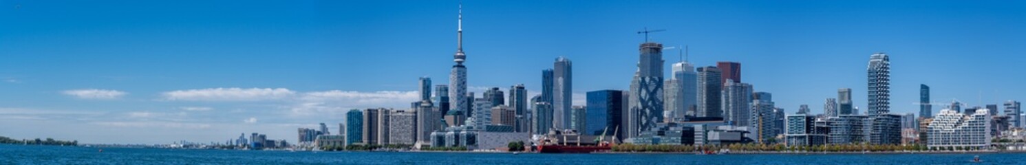 Fototapeta na wymiar Panoramic view of the city of Toronto