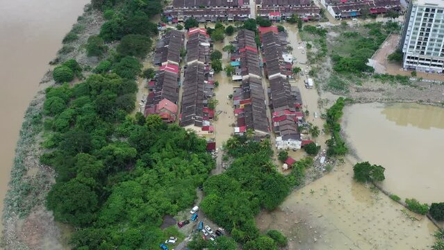 Aerial view of the north Selangor flood following heavy rainfall. Taman Sri Muda was one of the areas worst hit by floods.