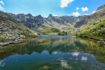 Fototapeta na wymiar Lac de Bastampe Hautes-Pyrénées