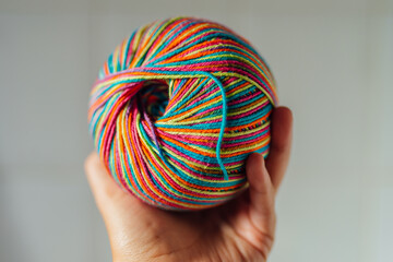 barbante colorido de crochet
