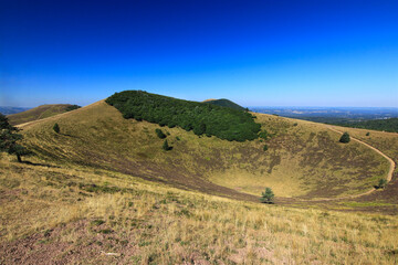 Obraz premium Le volcan du Puy Pariou en Auvergne