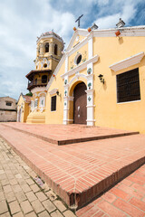 Fototapeta premium views of famous church in santa cruz de mompox, colombia
