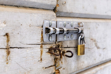 schloss an einer alten tür