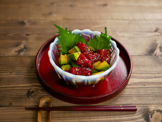 アボカドとマグロの漬け