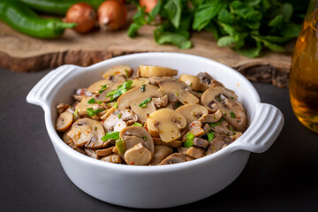 Saute delicious mushrooms (Turkish name; Mantar sote)
