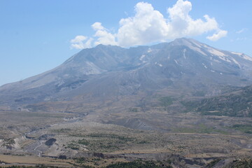 Fototapeta na wymiar Mount Saint Helens In Washington 