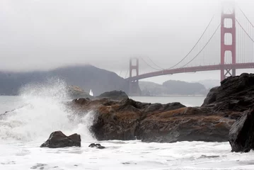 Raamstickers Baker Beach, San Francisco Baker Beach in de herfst met vloed en Golden Gate Bridge