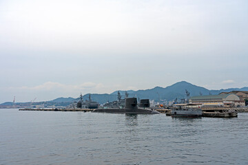 潜水艦と桟橋
