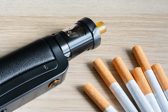 Arr&ecirc;ter de fumer gr&acirc;ce &agrave; la cigarette &eacute;lectronique.  Cigarette &eacute;lectronique et cigarettes.