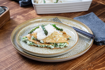 crepes con ricotta e asparagi