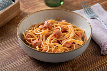 pasta spaghetti con wurstel 