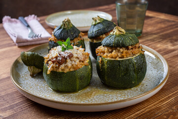 zucchini ripieni con riso