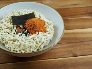 아시아 음식 라면, 즉석 국수