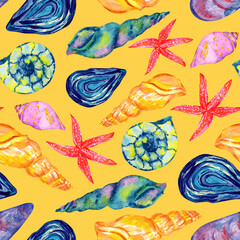 Naklejka premium Shells and starfish on yellow sand. Seashells seamless pattern