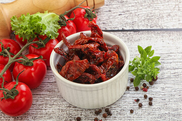 Sun dried tomato with olive oil