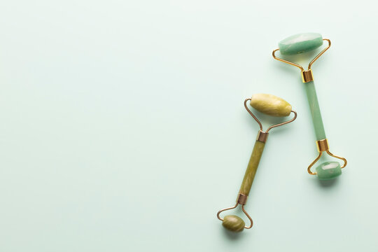 Face roller for anti age wrinkle treatment.