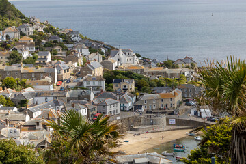 Blick über das kleine Dorf Mousehole, Cornwall, Hafen, Meer, Sommer