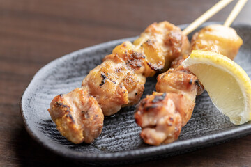 鶏もも肉の串焼き