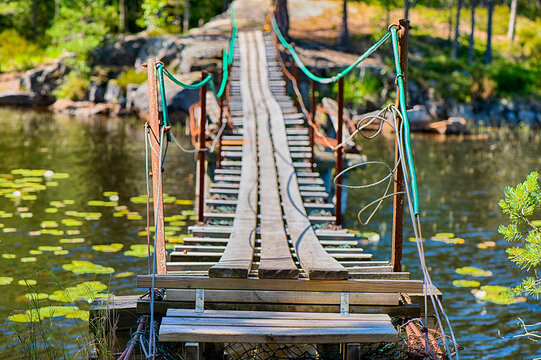 Wanderparadies Haldenkanalen - Honningen bei Schweden - H&auml;ngebr&uuml;cke