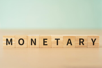 マネタリー・通貨・財政のイメージ｜「MONETARY」と書かれたブロック
