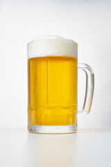 ビール　白バック