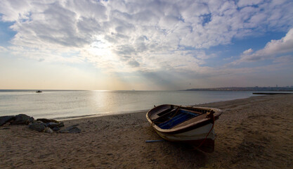 Long exposure photos taken with short shutter times, fantastic and original photos.