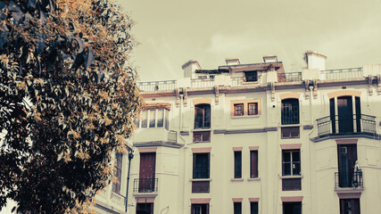 Naklejka premium building in the city