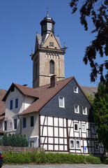 Fototapeta na wymiar Fachwerkhäuser und Kilianskirche in Korbach