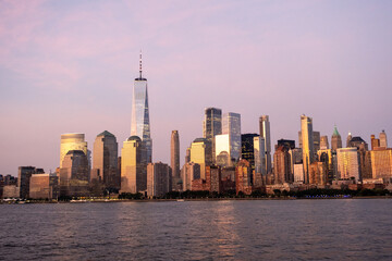 Fototapeta na wymiar New York city skyline at sunset