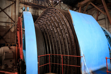 The aggregate of a shaft hoisting machine. A cable for lifting loads in underground mining. Mine...