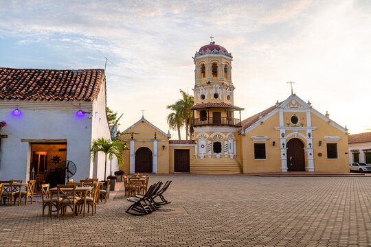street view of santa cruz de mompox colonial town in colombia