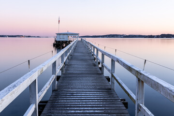 Obraz premium Bootssteg an der Kiellinie in der Kieler Förde