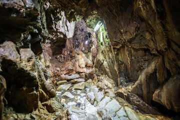 福岡県北九州市　千仏鍾乳洞
