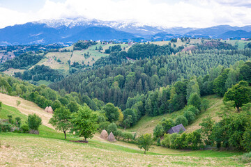 Bergdörfer in Rumänien Magura und Pestera