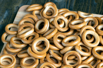 a large amount of traditional snacks round cracknel