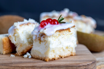 curd cake to cover with icing sugar on top