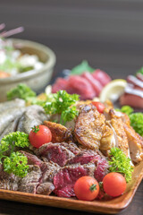お肉メインのプレート盛り合わせ