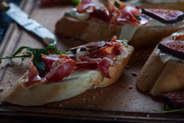 spanish appetizers with wine