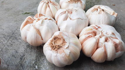 Close up, Garlic with exposed cement background 02