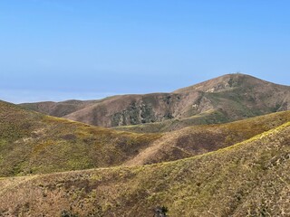 Fototapeta na wymiar breathtaking mountains and hillsides of ventura california