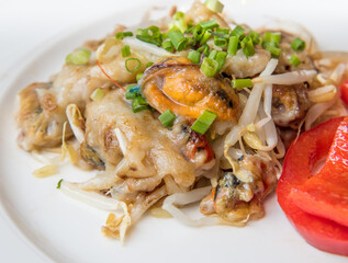 Fried Clams recipe with Egg and Wheat Flour with Spring Onions and Bean Sprouts Excellent Thai food. - 524182939