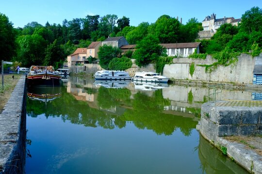 PORT CANAL DU NIVERNAIS  A DECIZE