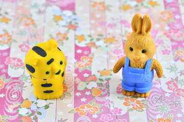 うさぎとトラの年賀状素材