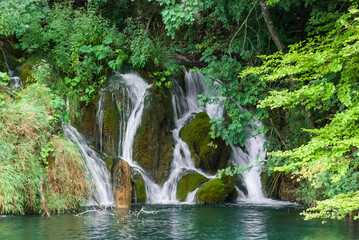 Fototapeta na wymiar wodospad, Plitwickie Jeziora, Chorwacja