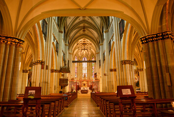 Innenansicht Kathedrale St. Nikolaus in Freiburg im Üechtland, Fribourg (Schweiz)