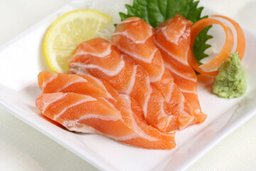 サーモンのお造り